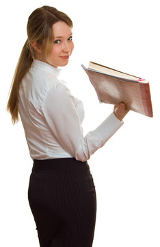 年輕微笑女孩與書