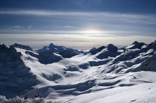 高加索山脈。來(lái)自Elbrus的夜景。