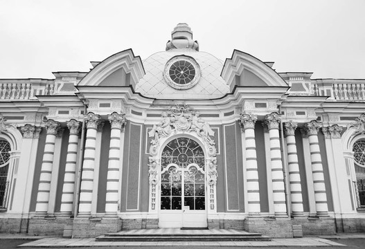在Tsarskoe Selo石窟亭。