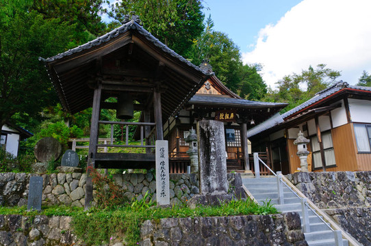 在Nagano Achi村；日本