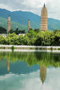 著名的三座寶塔的地標