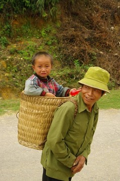 爺爺和他的小兒子