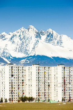 波普拉德與Vysoke Tatry（高水）在斯洛伐克的背景；