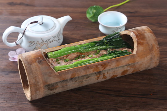 梅菜肉餅竹筒飯