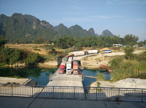 越南馱隆口岸