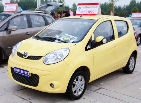 長安奔奔汽車展銷