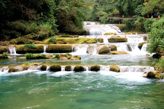 山澗水流