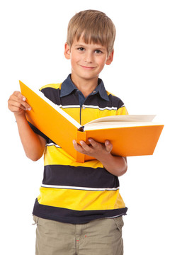 學校男孩手里拿著一本書