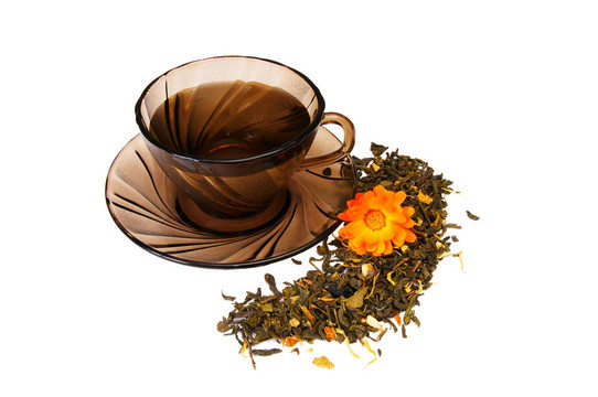 一杯白茶。