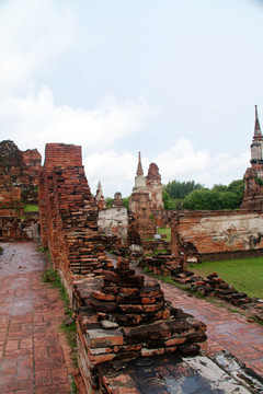 在Wat chaiwattanaram寺塔；Ayutthaya；泰國