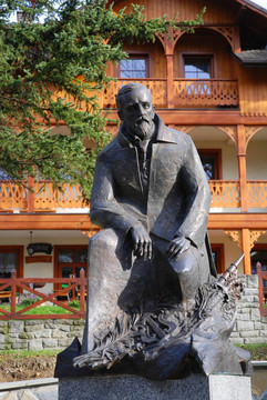 Henryk Sienkiewicz的雕像