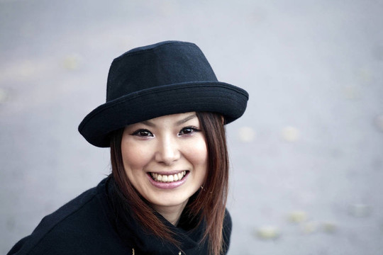 亞洲女孩在戶外