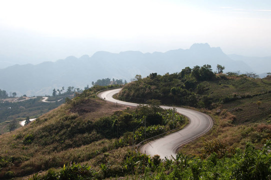 對mounthain方式；泰國北部。