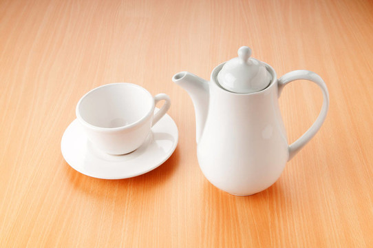 木桌上的茶