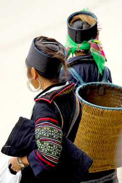 兩山部落女孩由薩帕越南