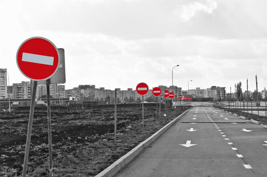 道路和沒(méi)有進(jìn)入道路標(biāo)志