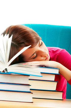 年輕女學生多讀書