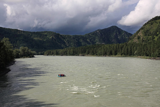 山區(qū)河流