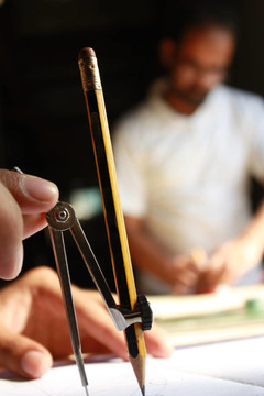 在實(shí)驗(yàn)室學(xué)習(xí)