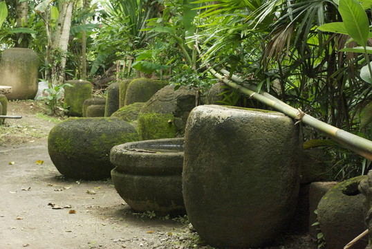 巴厘石水缸