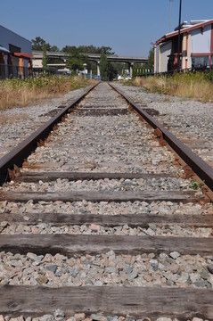 靠近鐵路