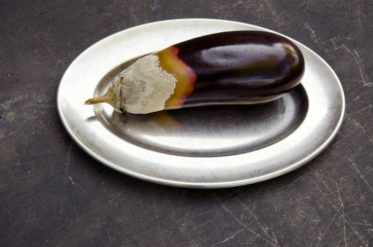 茄子腐蝕的金屬板