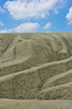 泥火山