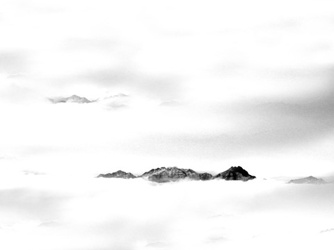 水墨遠(yuǎn)山
