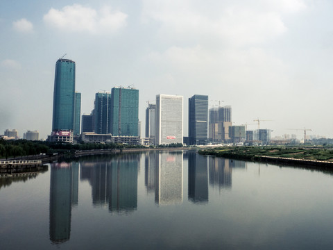 義烏金融中心建筑倒影