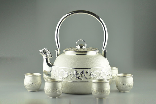 一套純銀茶具