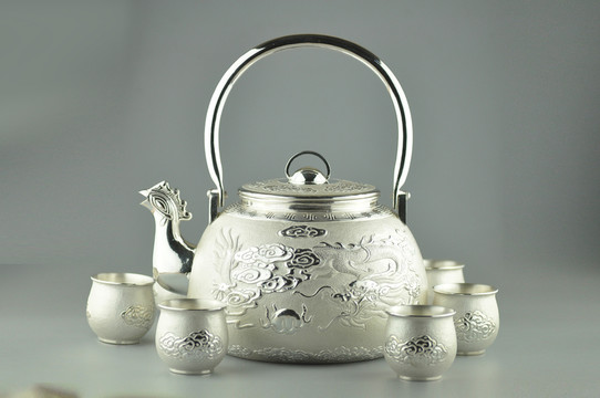 一套純銀茶具