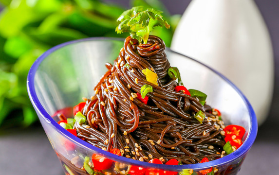 香辣蕨根粉