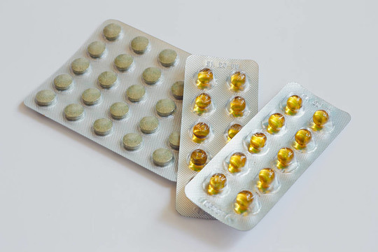 三包醫(yī)療片和維生素