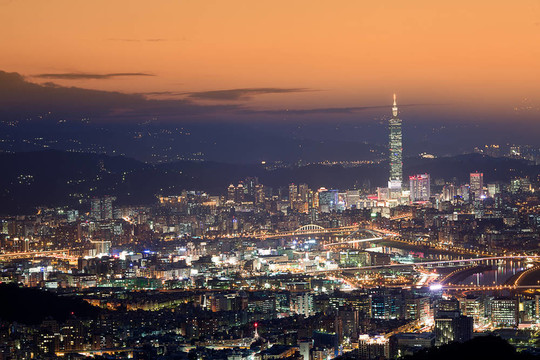 臺北市夜景；Ta