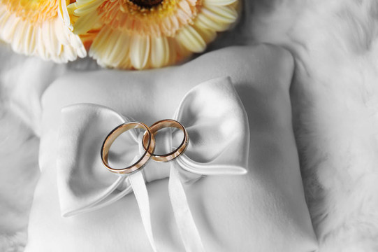 結(jié)婚戒指靠墊