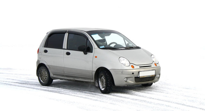 一個灰色的車