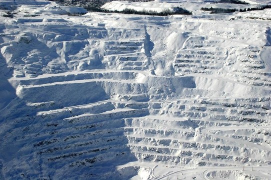 覆雪臺階