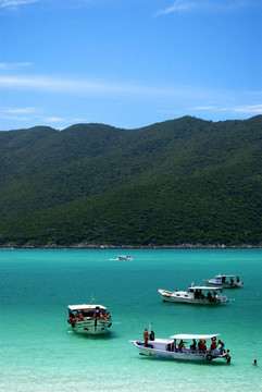 Arraial在晶體綠松石海船做Cabo；里約熱內(nèi)盧；巴西