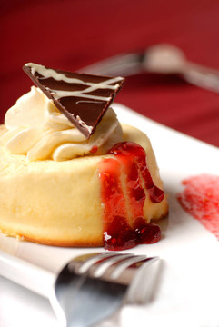 奶油和覆盆子醬Vanilla mousse