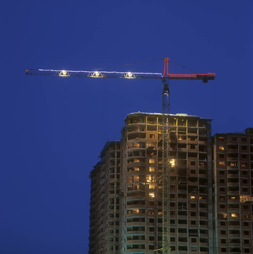 夜間施工現(xiàn)場(chǎng)。