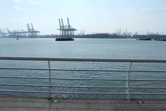 海邊圍欄