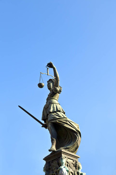 在法兰克福，在罗默的前面的正义女神雕像Germ