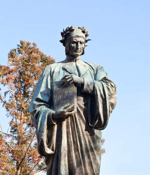 但丁山公園雕像