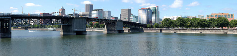 墨里森大橋全景。