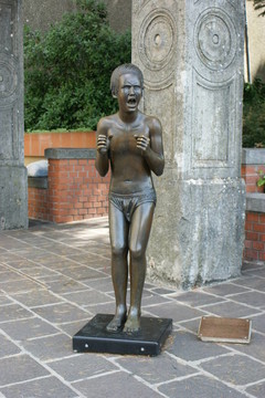 男孩