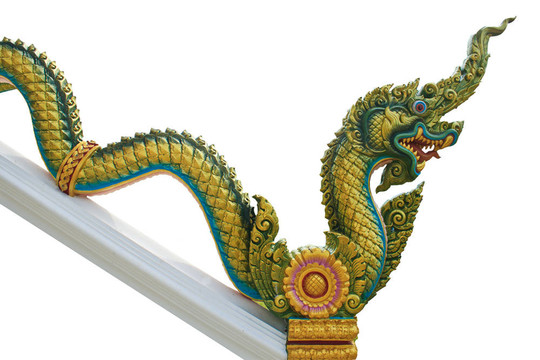 納迦泰國(guó)雕像孤立在白色的背景
