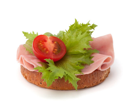 健康三明治配蔬菜和煙熏火腿