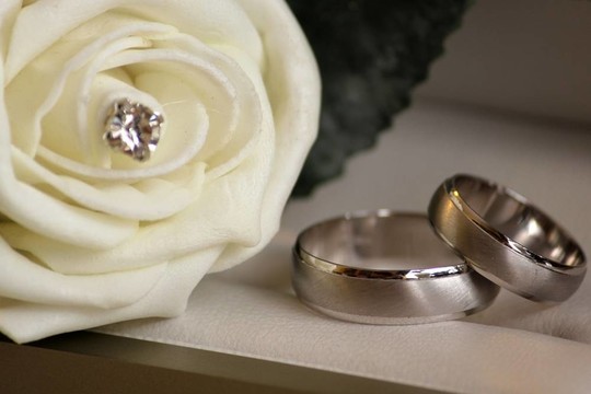 白玫瑰結婚戒指