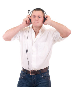 男子聽(tīng)音樂(lè)耳機(jī)