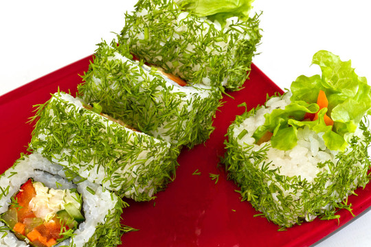 日本的素食卷蒔蘿和蔬菜